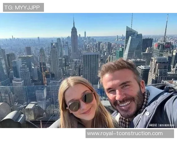 足球明星甜蜜约会逛街视频曝光引发粉丝热议与羡慕